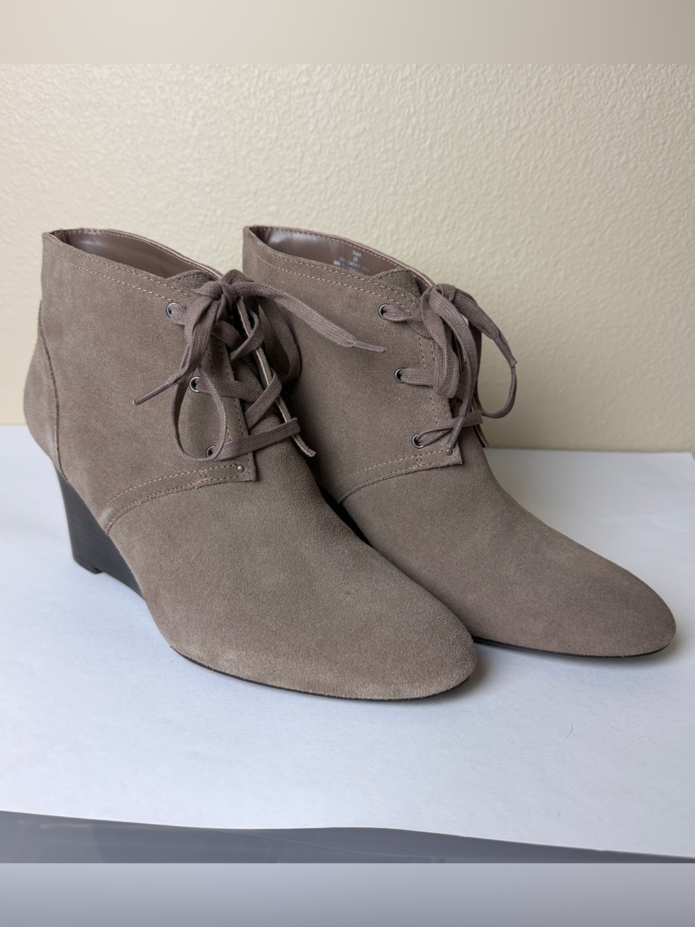 Lauren Ralph Lauren Tamia Porcini Tan Suede Wedge Boots - Size 9